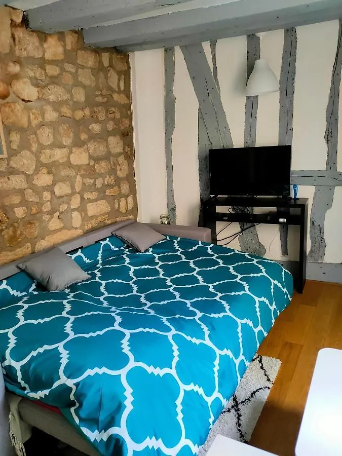 Studio Charme Haut-Marais Paris France