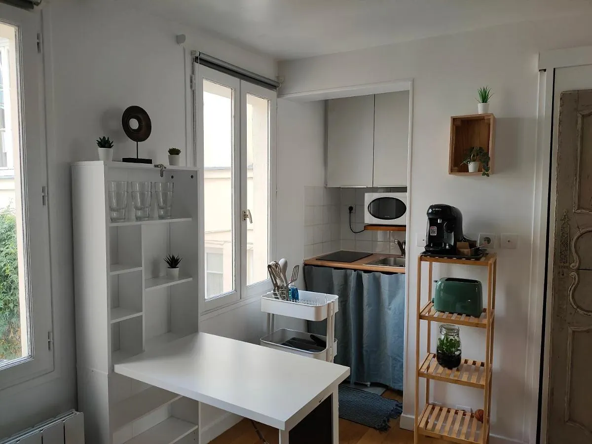Apartment Studio Charme Haut-Marais Paris France